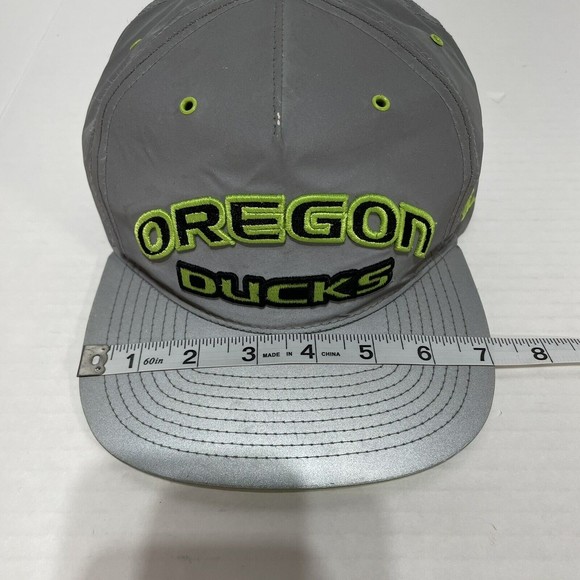 Oregon Ducks Snapback Hat, Zephyr Cap, Silver and Green, Embroidered Spellout - Picture 9 of 10